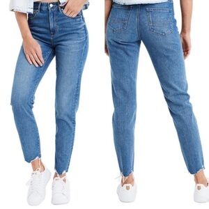 American Eagle Women’s Distressed Raw Hem Mom Jeans Size 00
